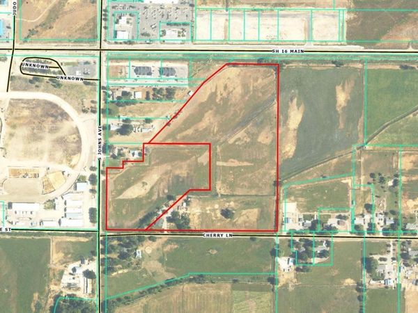630 Cherry Ln, Emmett, ID 83617