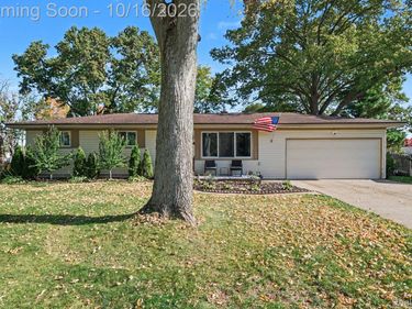 296 Hershey Boulevard, Waterford Township, Mi 48327