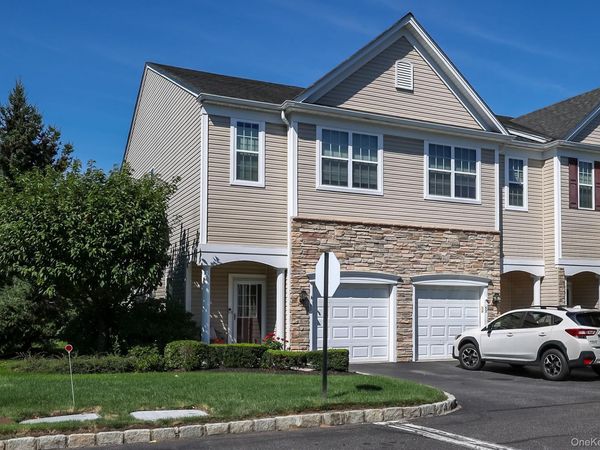 30 Torrey Pine Lane , Bay Shore, NY 11706