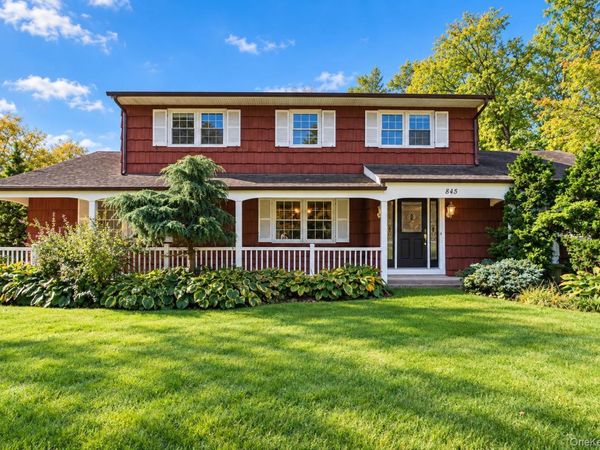 845 Park Avenue , Huntington, NY 11743