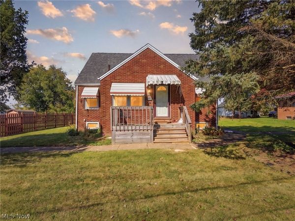 2459 Georgetown Road NE, Canton, OH 44704