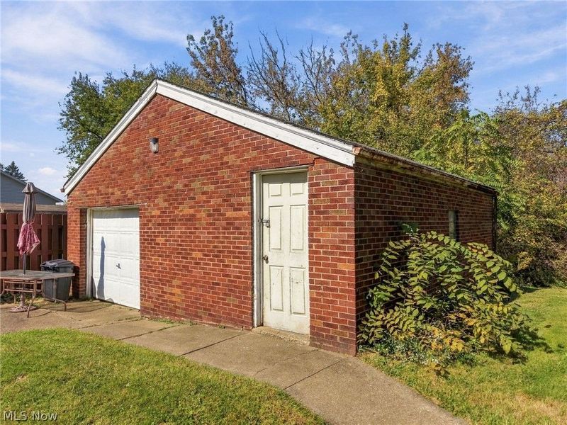 2459 Georgetown Road NE, Canton, OH 44704 Photo 31