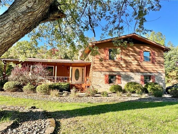 625 Garland Drive, Youngstown, OH 44446