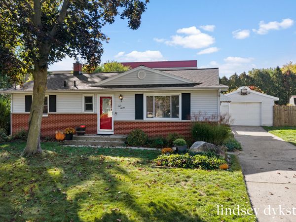 920 Coventry Drive NW, Grand Rapids, MI 49544