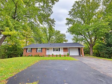 3440 E River Road , Rochester, NY 14623