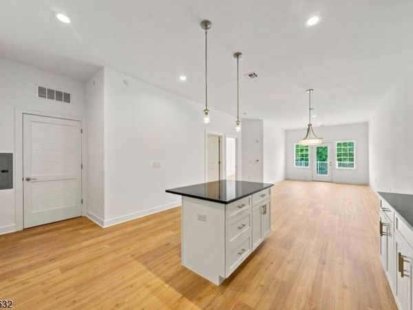 17 Hook Mountain Rd, Unit 209, Montville, NJ 07058