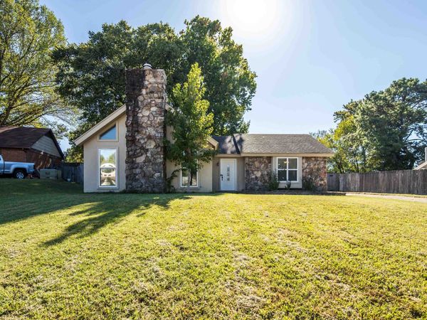 8153 SHALLOW GLEN TRL, Memphis, TN 38016