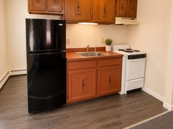 8 Exchange Ct, Unit 2, Waltham, MA 02452