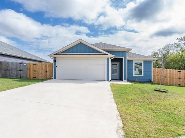 2001 N Fleetwood Lane , Siloam Springs, AR 72761