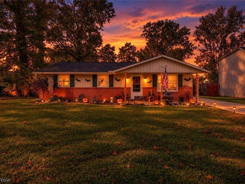 1700 Urban Circle S, Lorain, OH 44053 Photo 2