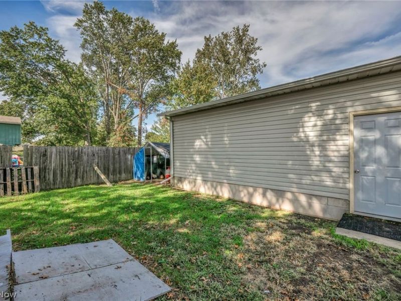 1700 Urban Circle S, Lorain, OH 44053 Photo 27