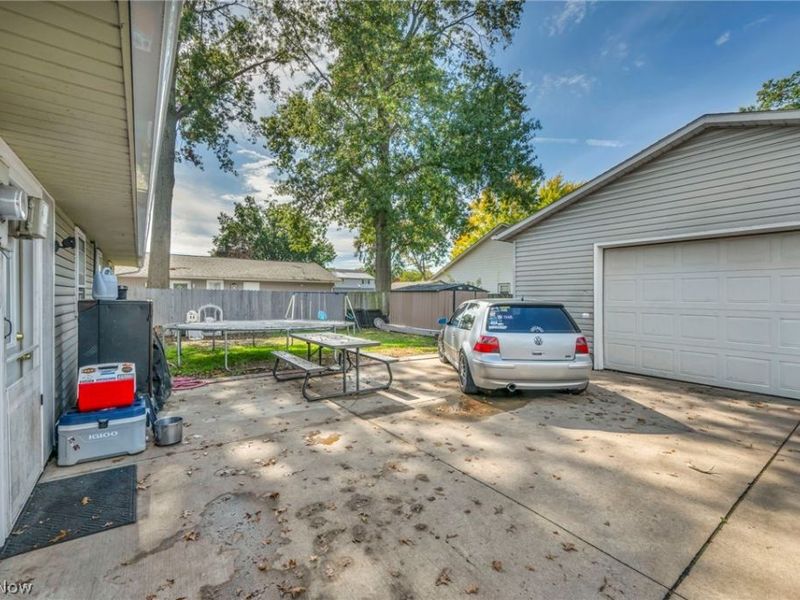 1700 Urban Circle S, Lorain, OH 44053 Photo 32