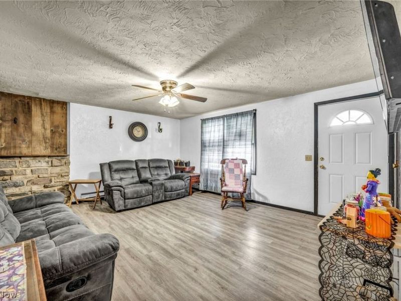 1700 Urban Circle S, Lorain, OH 44053 Photo 6