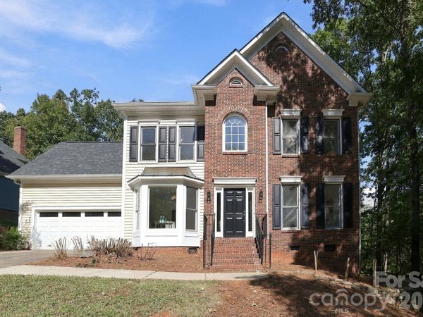 410 Whitefriars Lane, Matthews, NC 28105