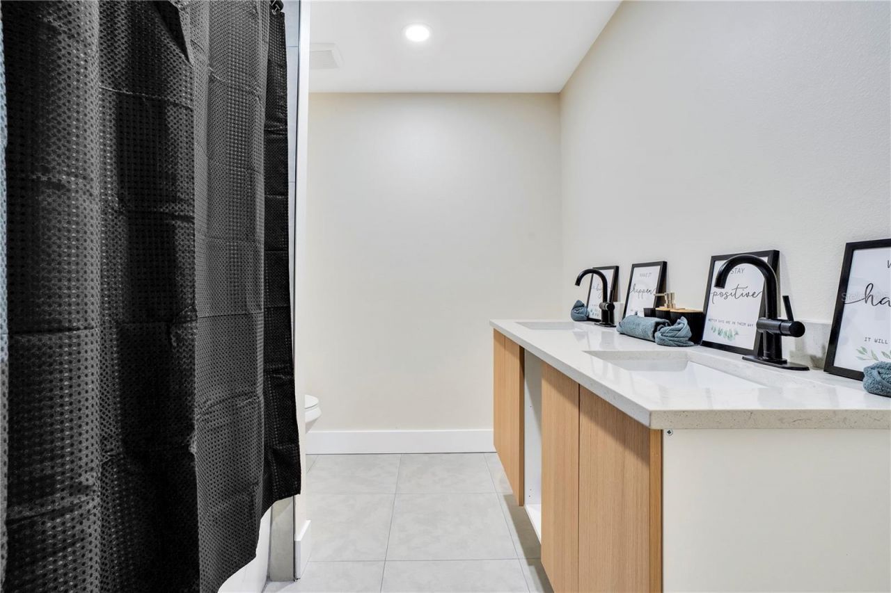 411 Rock Lake Drive , Orlando, FL 32805 Photo