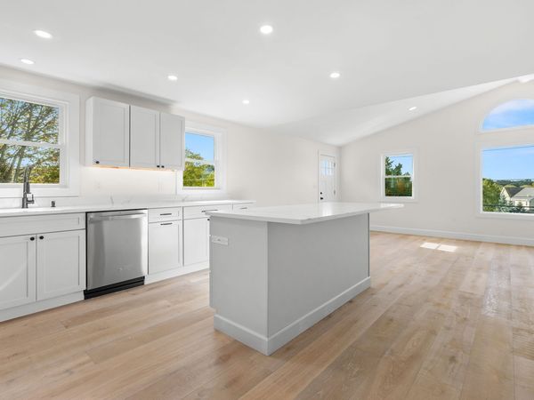 16 Reynard Street, Unit 2, Gloucester, MA 01930
