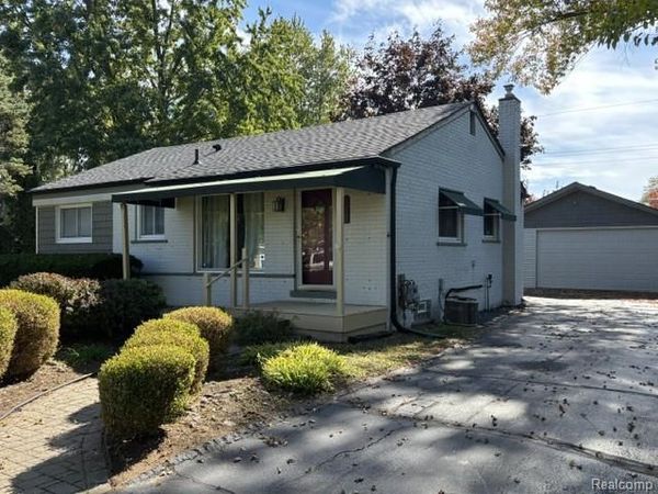 5845 Southward Avenue , Waterford Township, Mi 48329