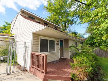 20745 Wakedon Street, Southfield, Mi 48033