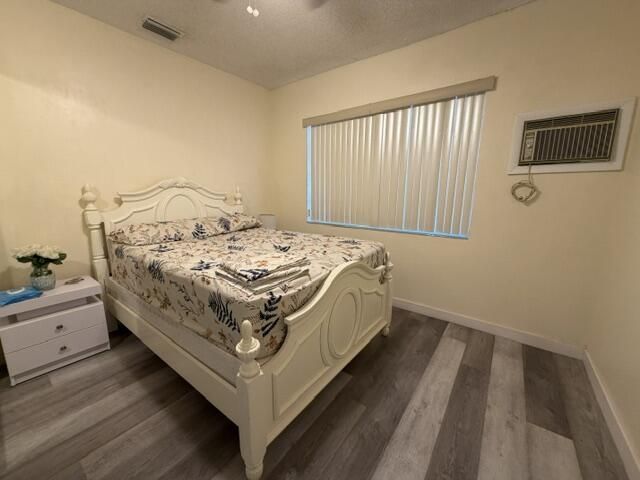 378 W 39th Place, Hialeah, FL 33012 Photo