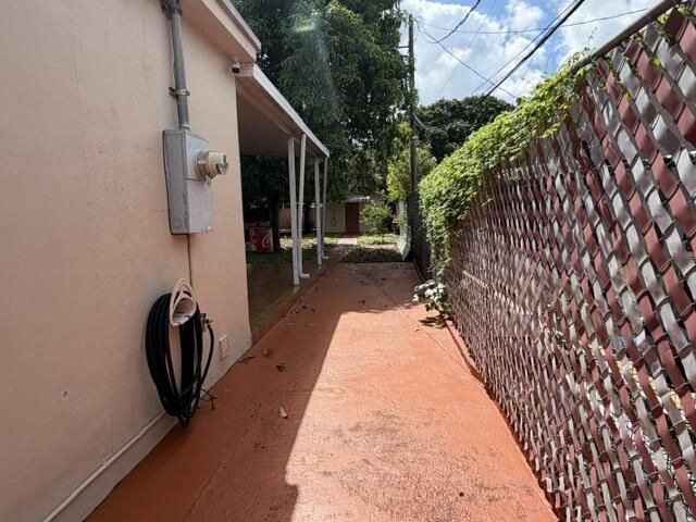 378 W 39th Place, Hialeah, FL 33012 Photo