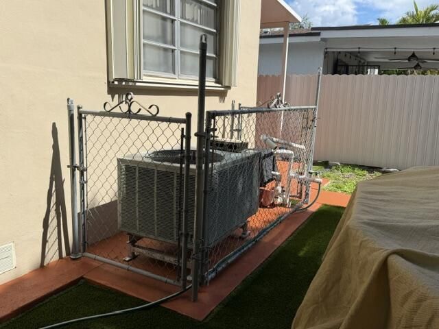 378 W 39th Place, Hialeah, FL 33012 Photo