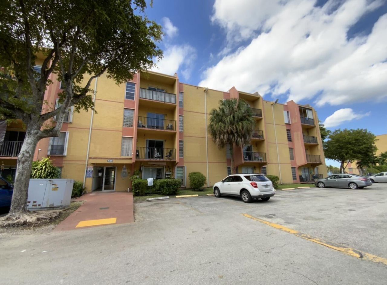 4709 NW 7th Street, Unit 109-9, Miami, FL 33126 Photo