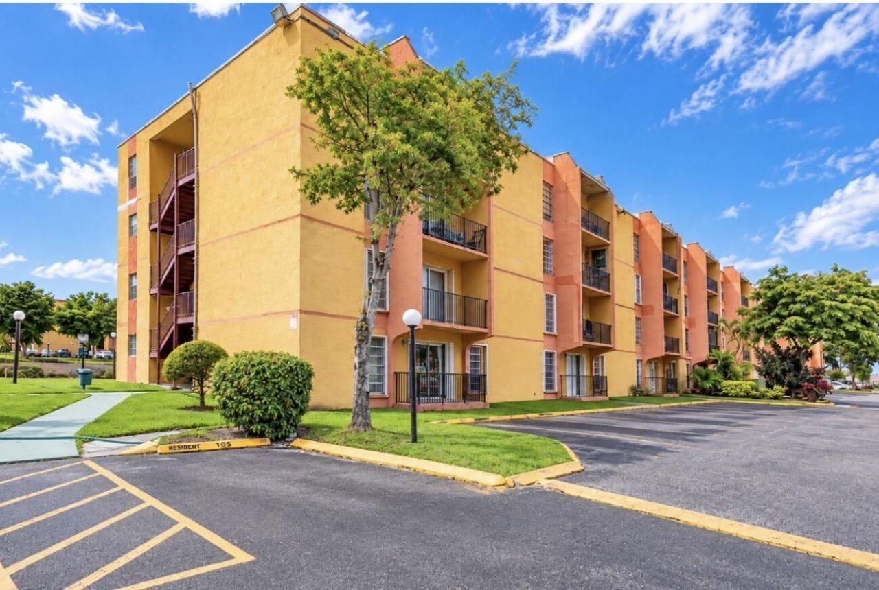 4709 NW 7th Street, Unit 109-9, Miami, FL 33126 Photo