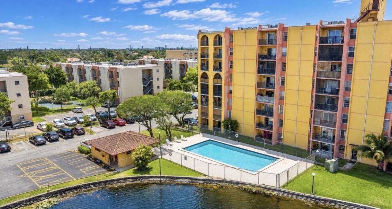 4709 NW 7th Street, Unit 109-9, Miami, FL 33126 Photo