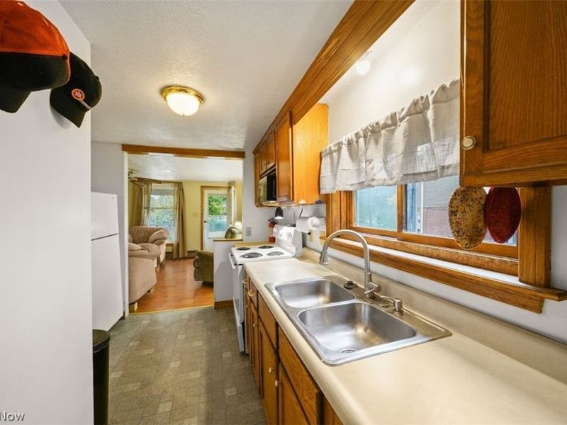 440 Jefferson Street, Ravenna, OH 44266 Photo 2