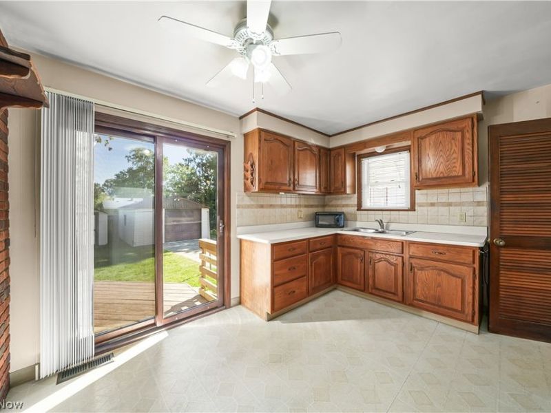 5141 W 8th Street, Brooklyn Heights, OH 44131 Photo 8