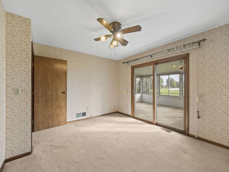 562 Executive Boulevard , Delaware, OH 43015 Photo 16