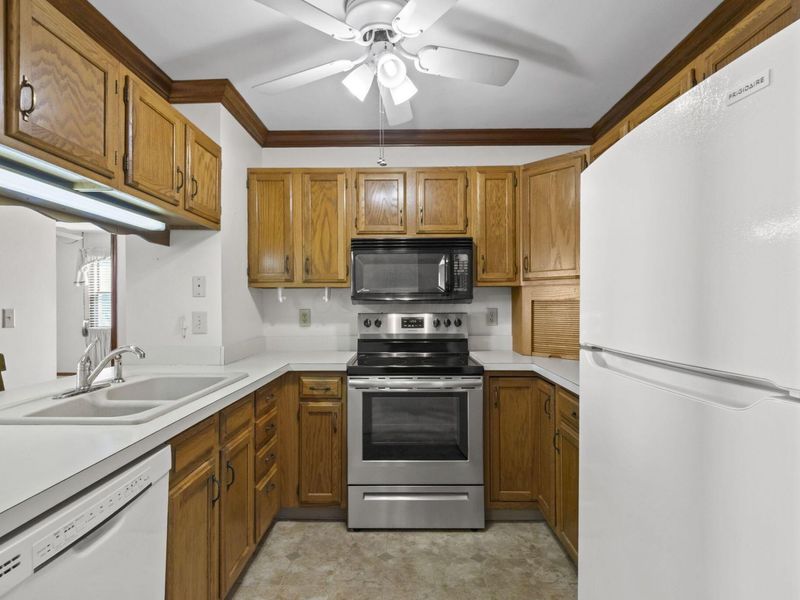 562 Executive Boulevard , Delaware, OH 43015 Photo 8