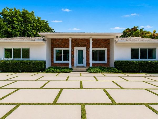 530 Sabal Palm Rd , Miami, FL 33137