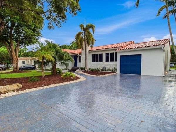 10690 NE 11th Ct , Miami Shores, FL 33138