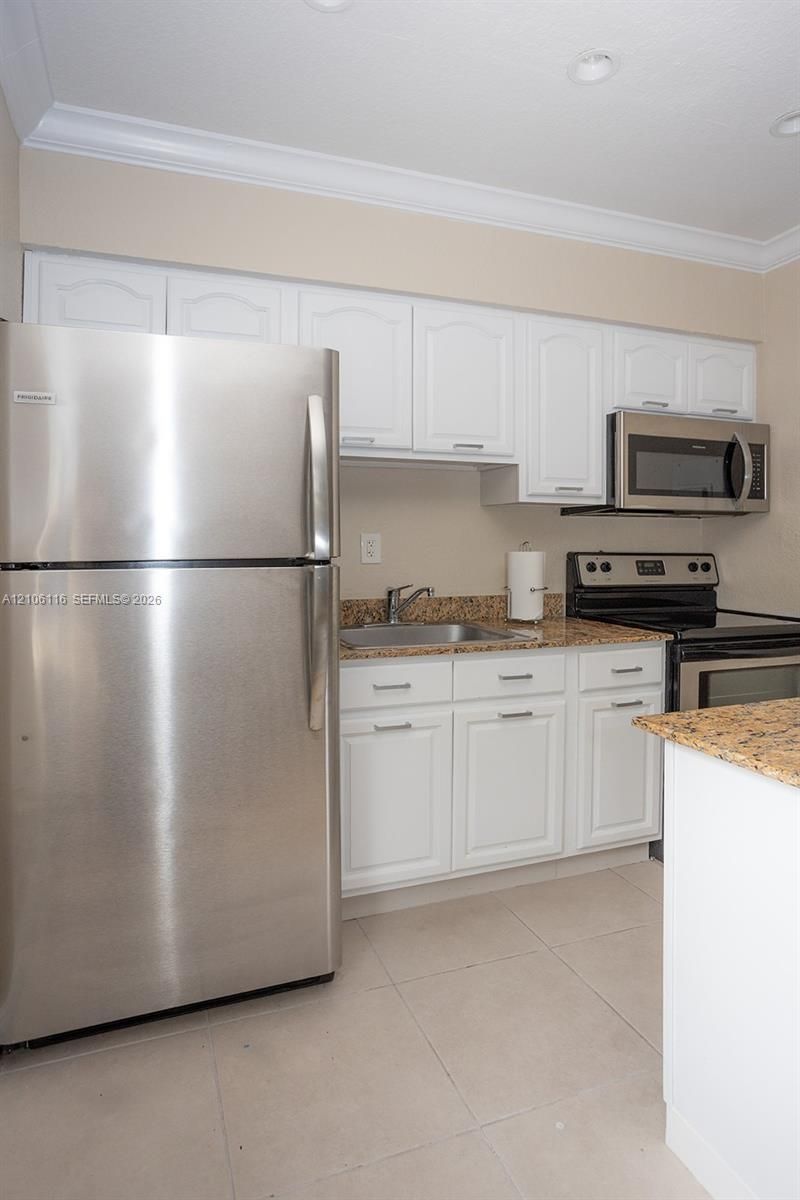 1 Edgewater Dr , Unit 201, Coral Gables, FL 33133 Photo
