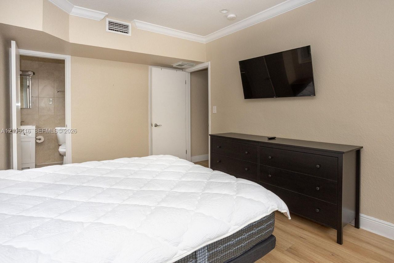 1 Edgewater Dr , Unit 201, Coral Gables, FL 33133 Photo