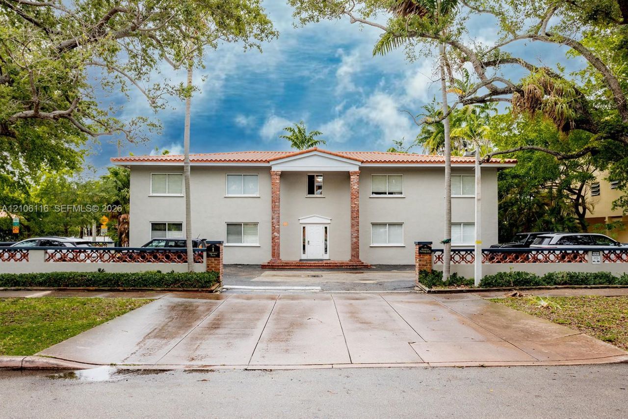 1 Edgewater Dr , Unit 201, Coral Gables, FL 33133 Photo