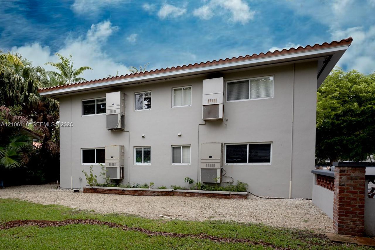 1 Edgewater Dr , Unit 201, Coral Gables, FL 33133 Photo
