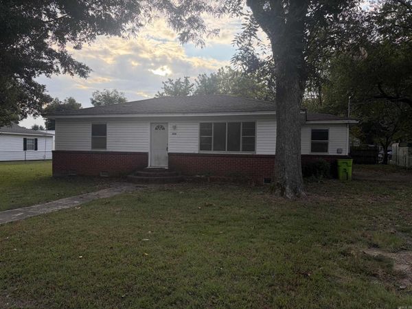 204 E College Street, Beebe, AR 72012