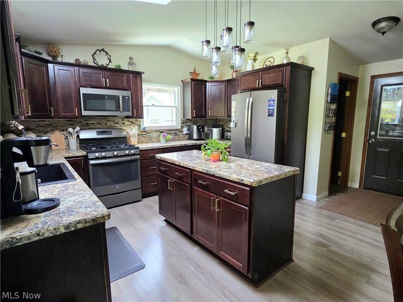 14640 Creed Road, Diamond, OH 44412 Photo 4