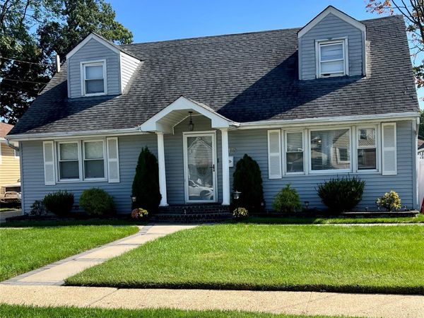 138 Mason Street , Hempstead, NY 11550