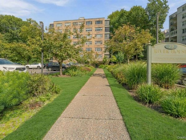 72 Pondfield Road W, Unit 4C, Bronxville, NY 10708