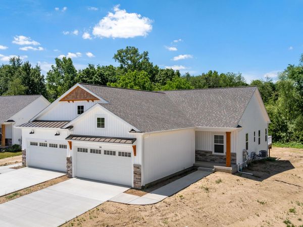 812 Joyce Lane, St. Johns, MI 48879