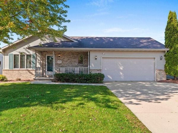 2605 MAPLE GROVE DRIVE, Neenah, WI 54956