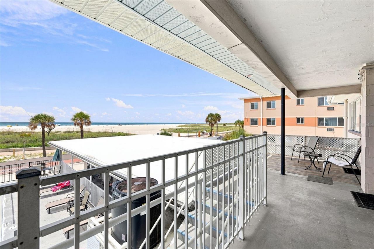 10450 Gulf Boulevard, Treasure Island, FL 33706 Photo