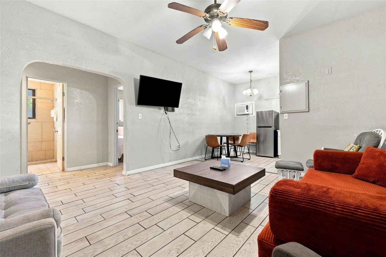 10450 Gulf Boulevard, Treasure Island, FL 33706 Photo