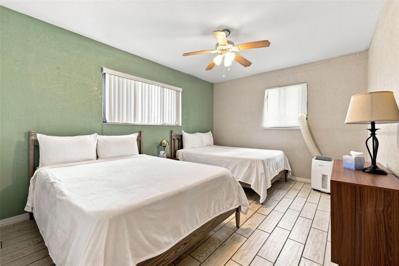 10450 Gulf Boulevard, Treasure Island, FL 33706 Photo