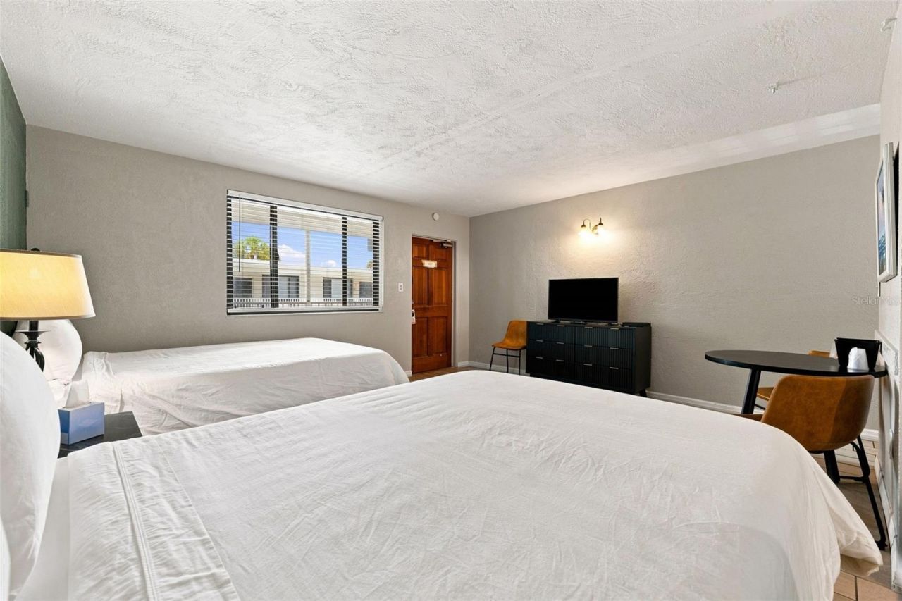 10450 Gulf Boulevard, Treasure Island, FL 33706 Photo