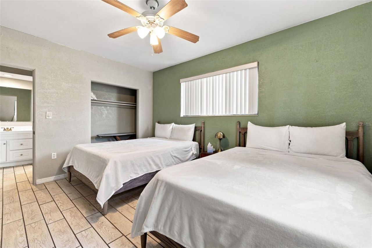 10450 Gulf Boulevard, Treasure Island, FL 33706 Photo