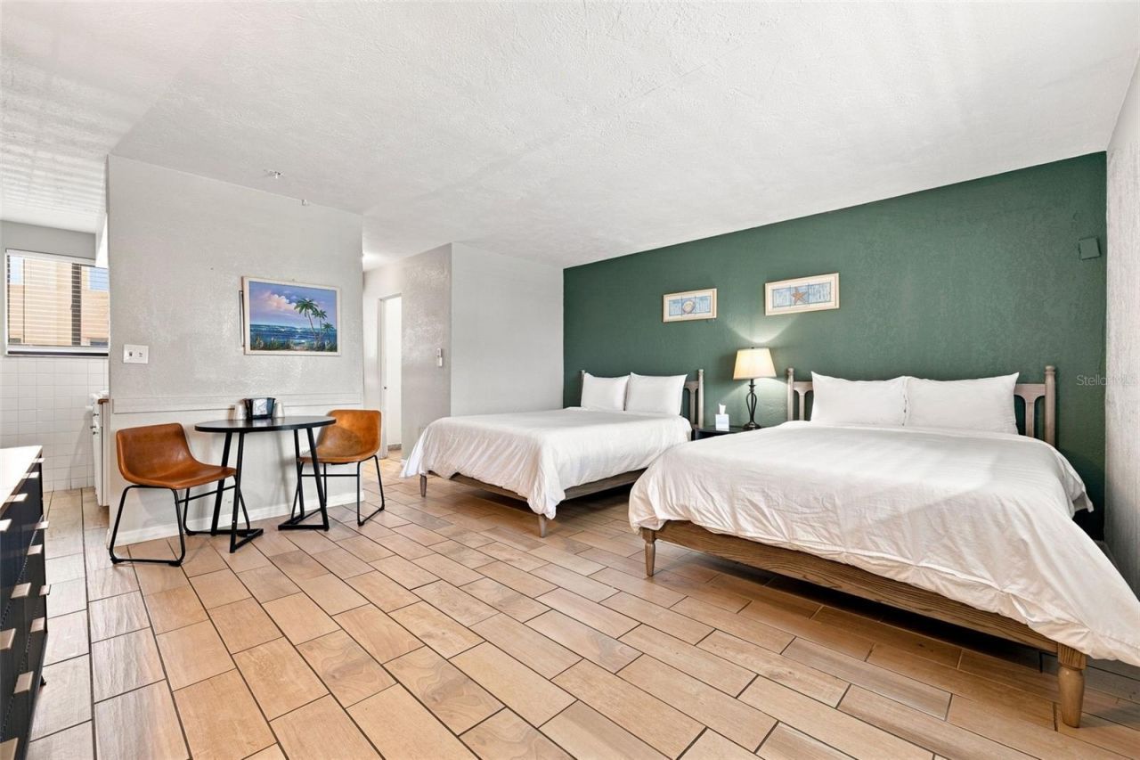 10450 Gulf Boulevard, Treasure Island, FL 33706 Photo
